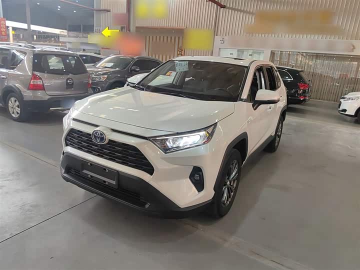 Фото 2 - Toyota RAV4