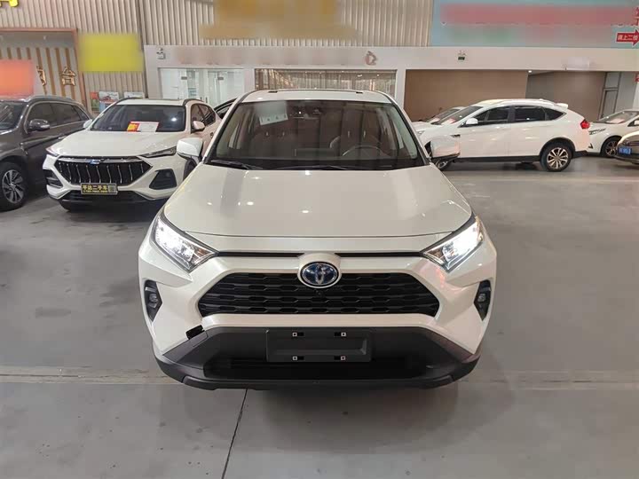 Фото 3 - Toyota RAV4