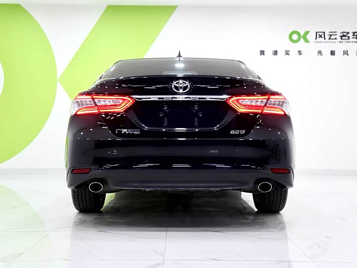 Фото 4 - Toyota Camry