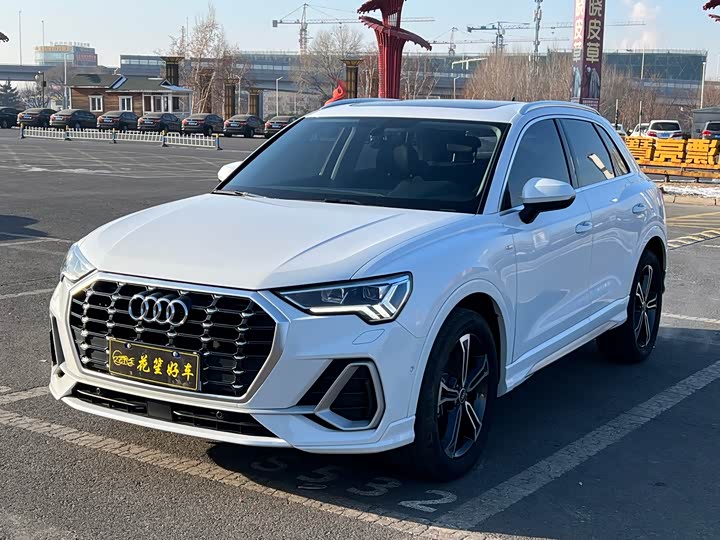 Фото 1 - Audi Q3