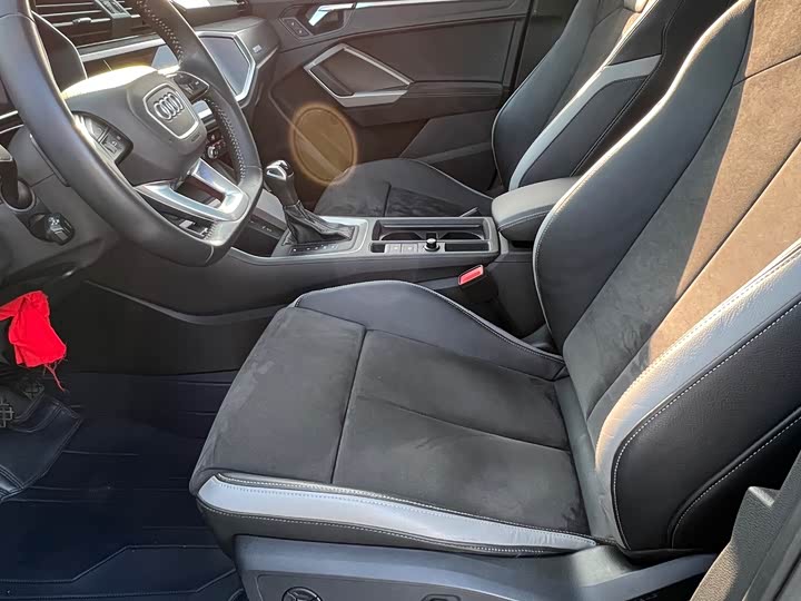 Фото 10 - Audi Q3