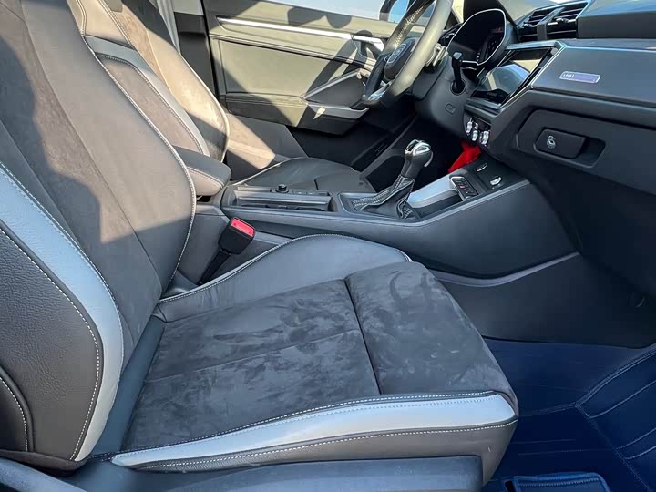 Фото 13 - Audi Q3