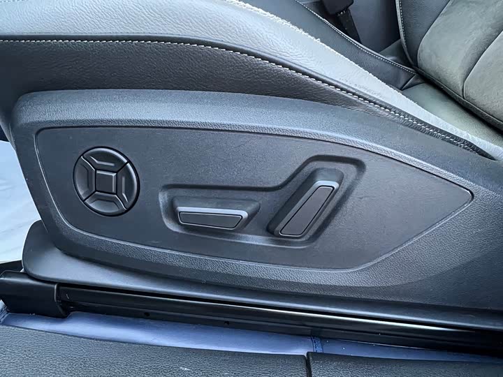 Фото 14 - Audi Q3