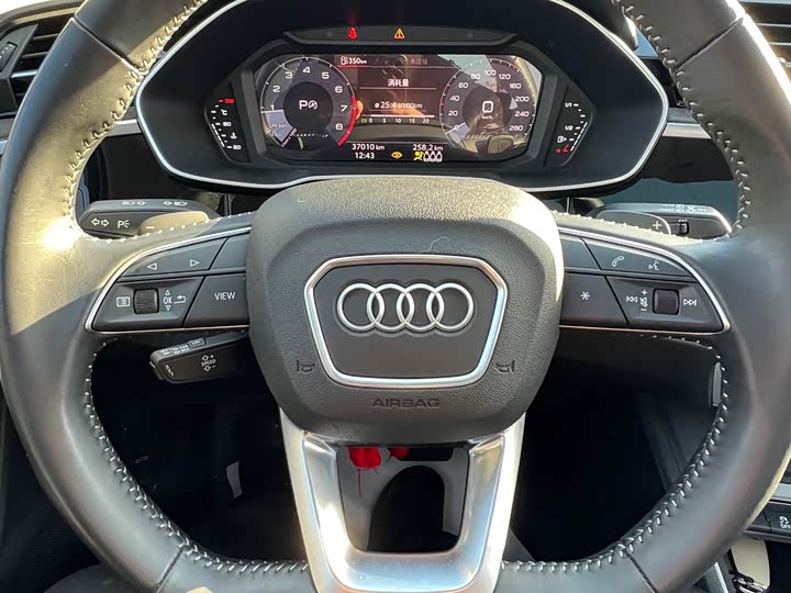 Фото 17 - Audi Q3