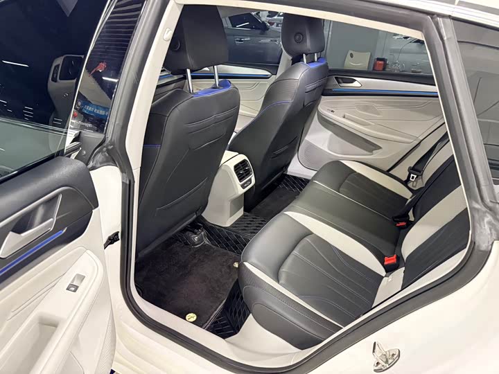 Фото 10 - Volkswagen Lamando L