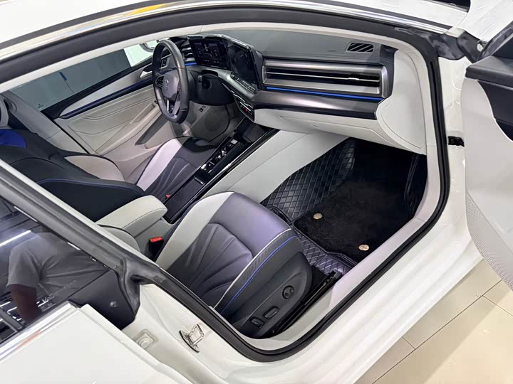 Фото 15 - Volkswagen Lamando L