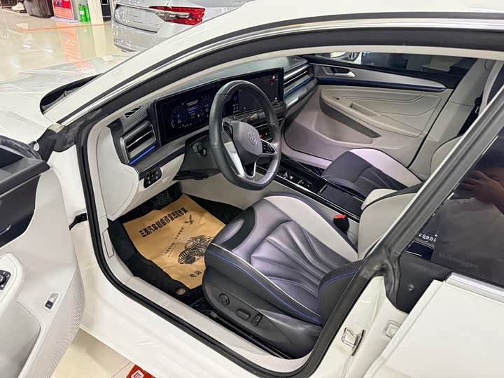 Фото 8 - Volkswagen Lamando L