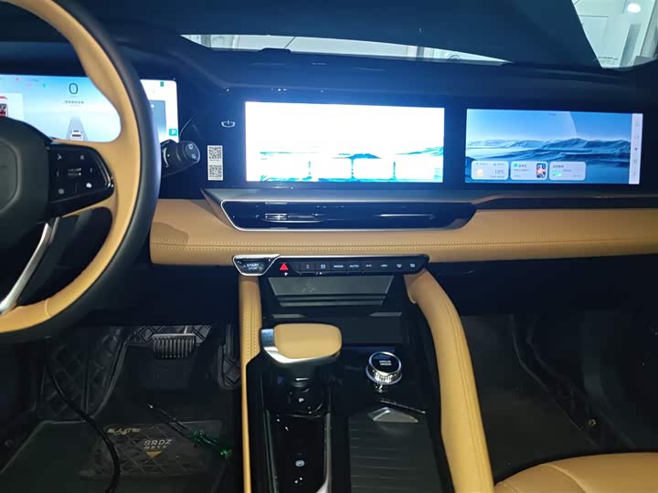 Фото 13 - Geely Monjaro L Hybrid