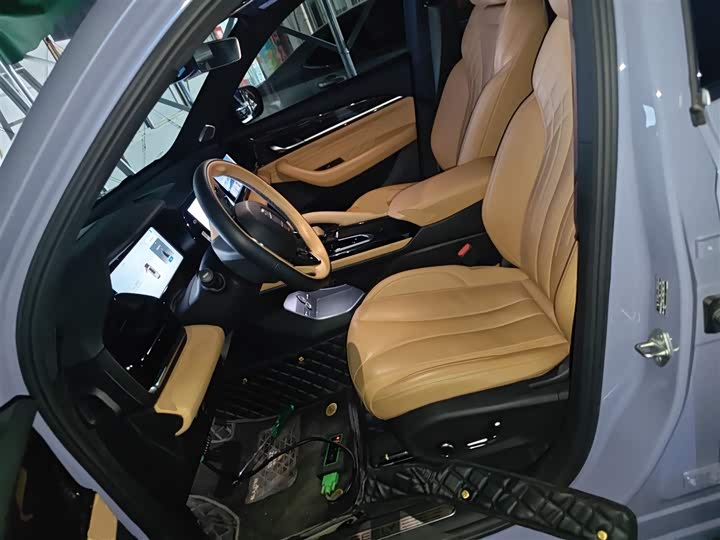 Фото 15 - Geely Monjaro L Hybrid