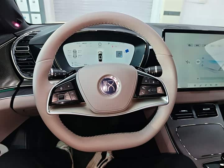 Фото 3 - BYD Han