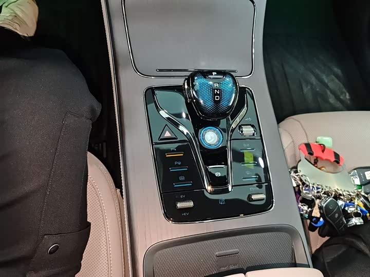 Фото 7 - BYD Han