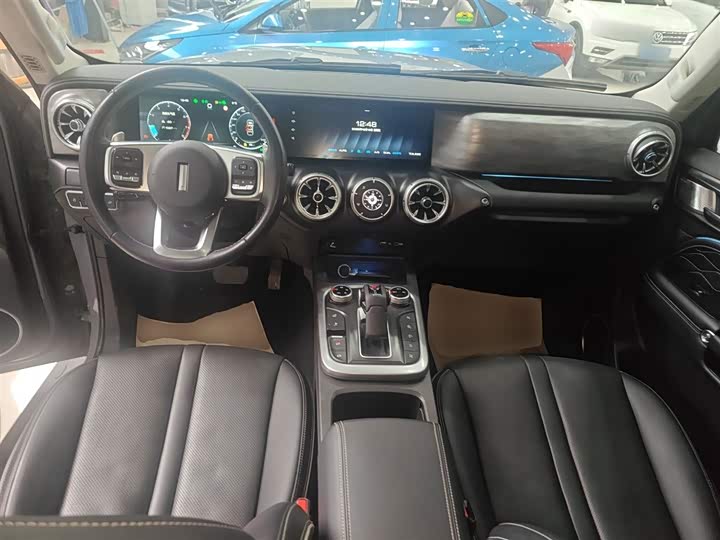 Фото 10 - Tank 300