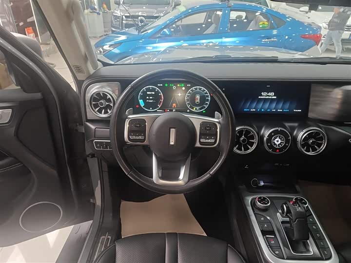 Фото 11 - Tank 300