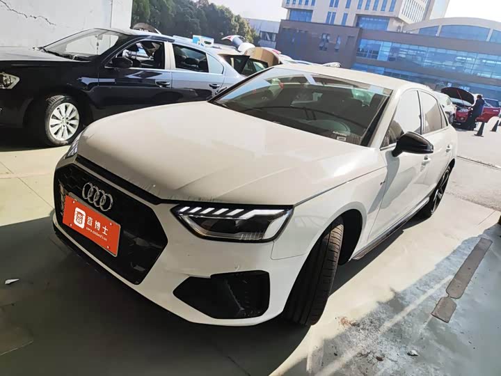 Фото 1 - Audi A4L