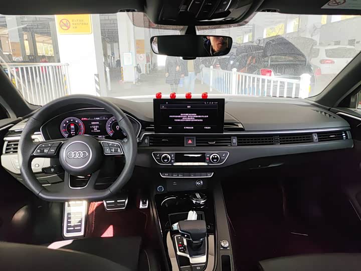 Фото 3 - Audi A4L