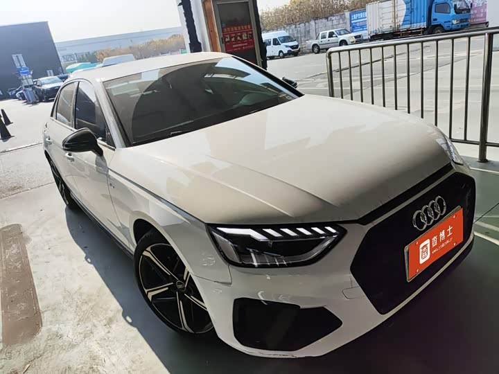 Фото 5 - Audi A4L