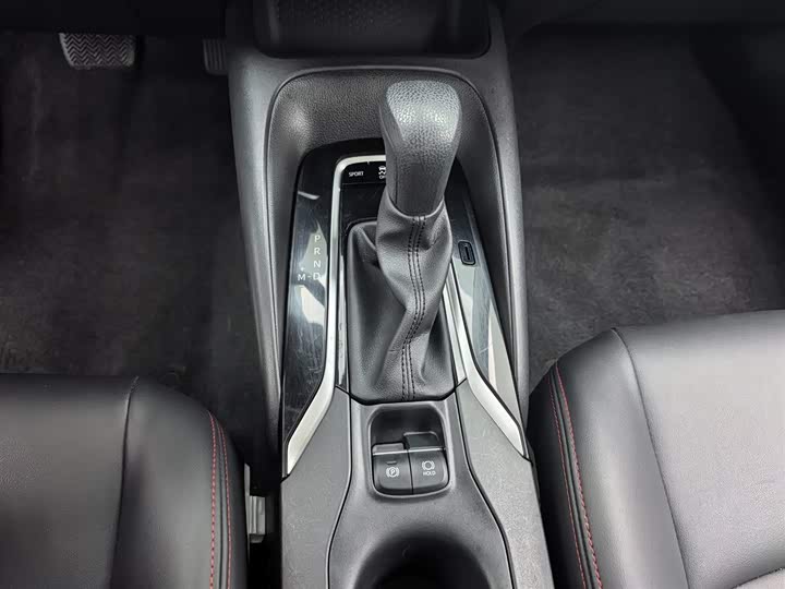 Фото 13 - Toyota Corolla