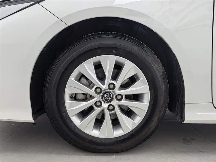 Фото 17 - Toyota Corolla