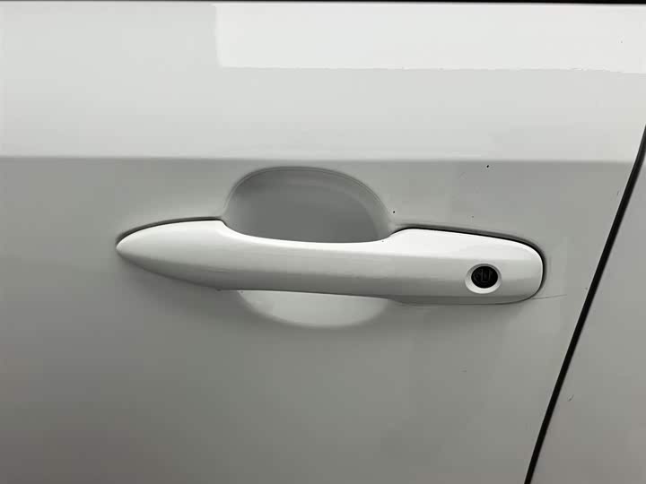 Фото 18 - Toyota Corolla