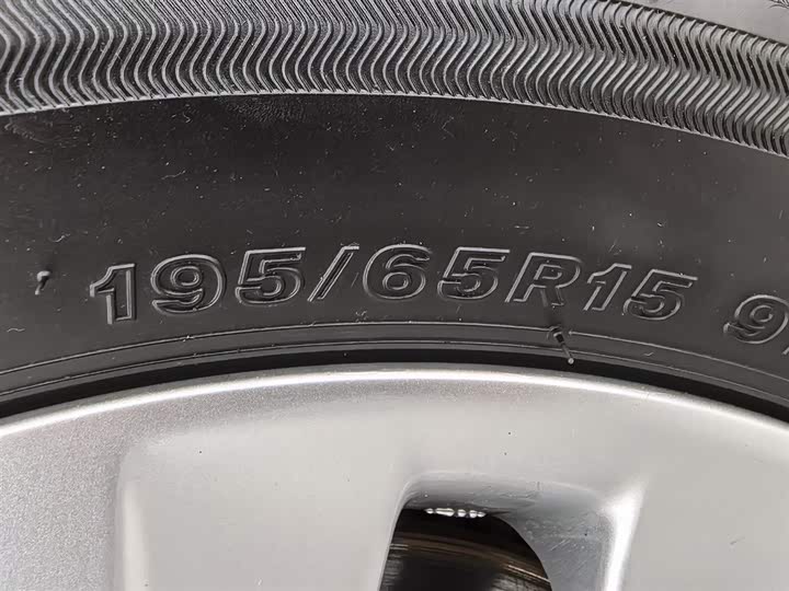 Фото 24 - Toyota Corolla