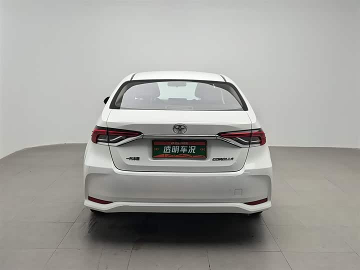 Фото 4 - Toyota Corolla