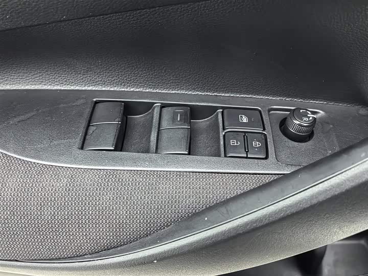 Фото 9 - Toyota Corolla