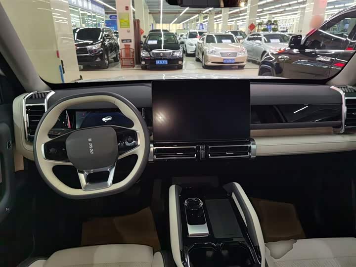 Фото 10 - Chery iCar 03