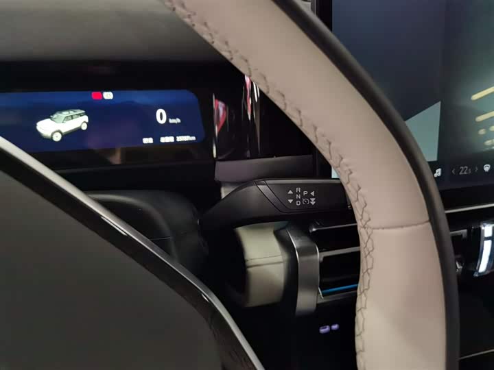 Фото 14 - Chery iCar 03