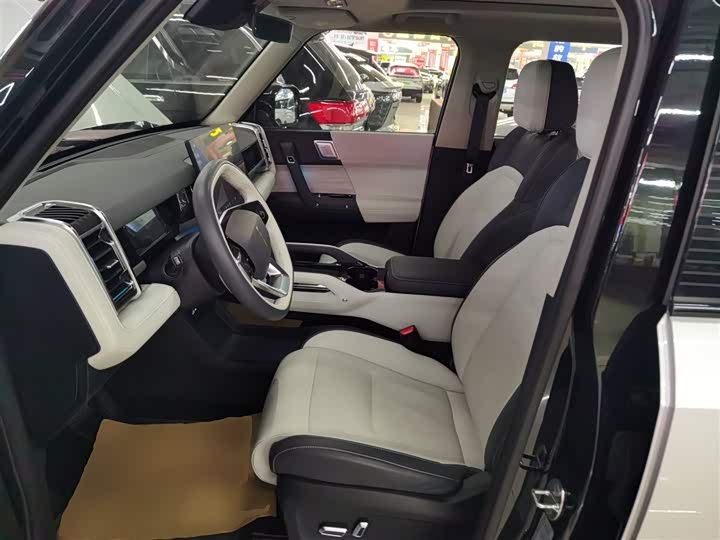 Фото 15 - Chery iCar 03