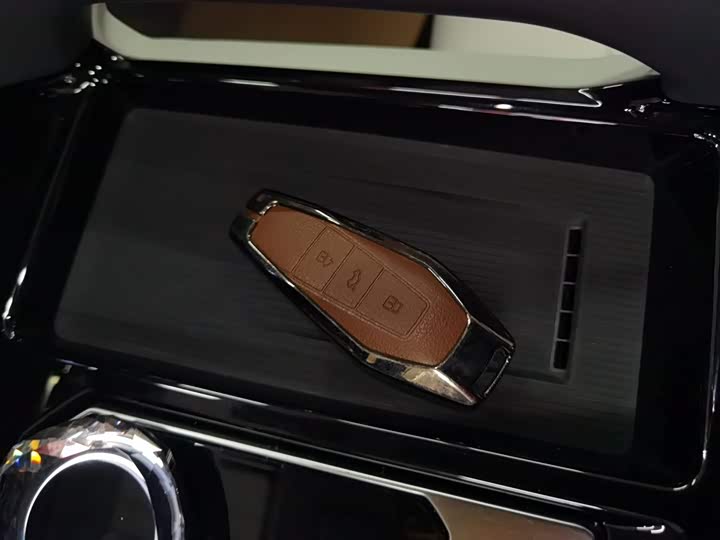 Фото 9 - Chery iCar 03