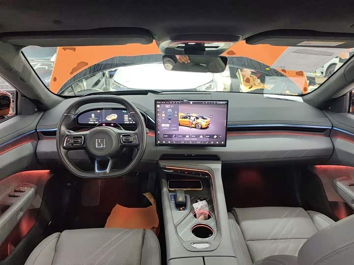 Фото 10 - Zeekr 001