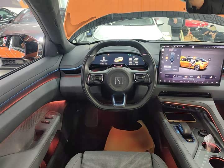 Фото 11 - Zeekr 001