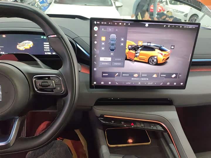 Фото 13 - Zeekr 001