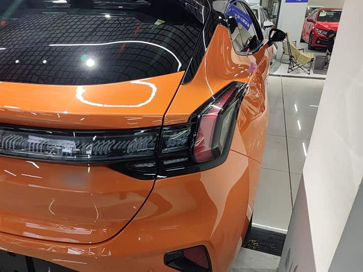 Фото 8 - Zeekr 001