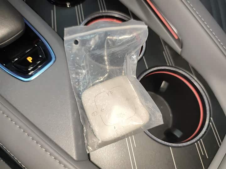 Фото 9 - Zeekr 001