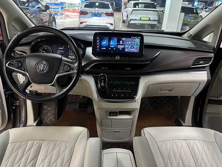 Фото 10 - Buick GL8 ES