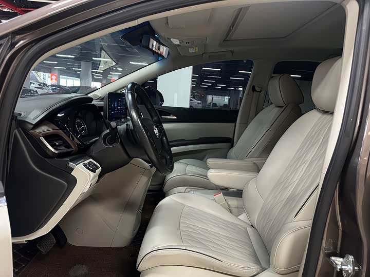 Фото 12 - Buick GL8 ES