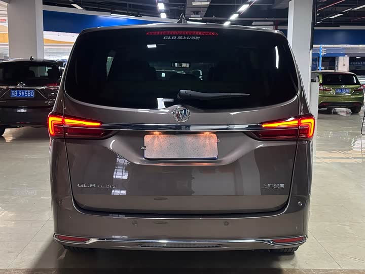 Фото 5 - Buick GL8 ES