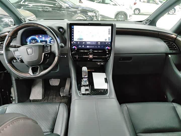 Фото 10 - Toyota Vellfire