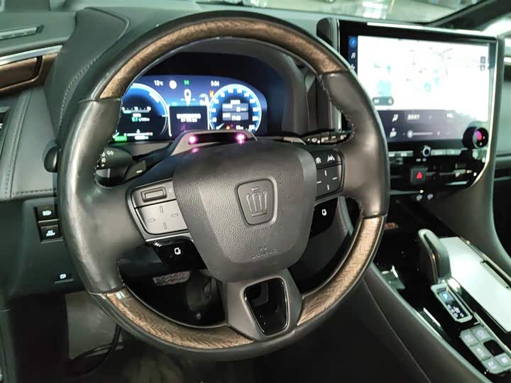 Фото 11 - Toyota Vellfire