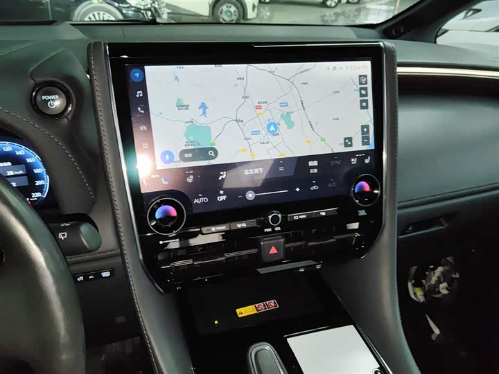 Фото 13 - Toyota Vellfire