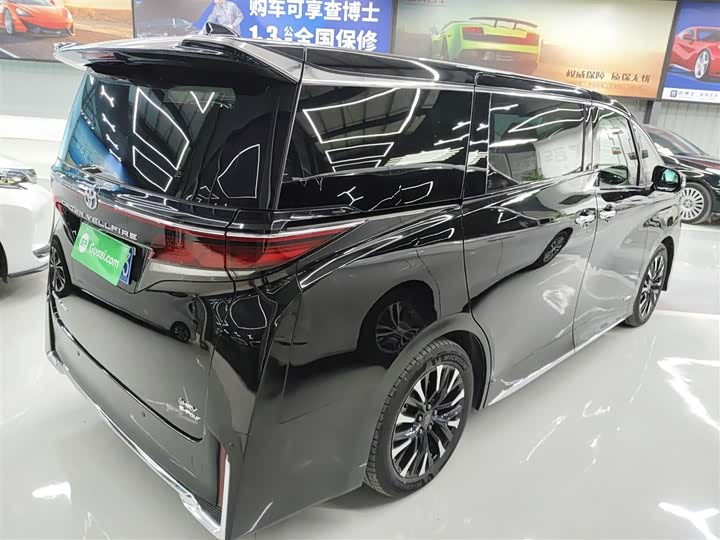 Фото 7 - Toyota Vellfire