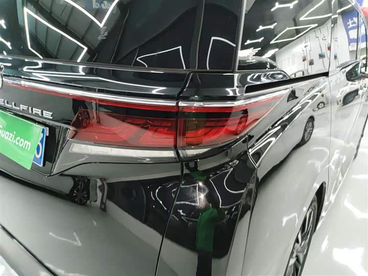 Фото 8 - Toyota Vellfire