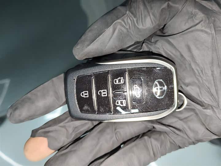 Фото 9 - Toyota Vellfire