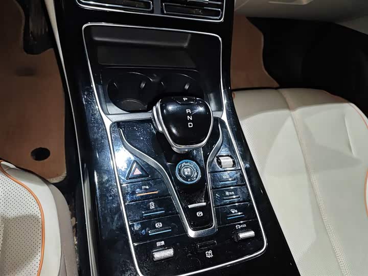 Фото 14 - BYD Qin Plus