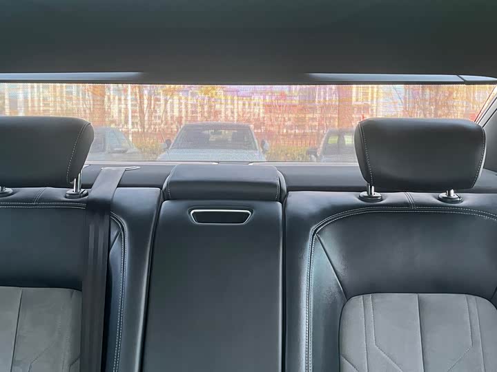 Фото 12 - Audi A6L