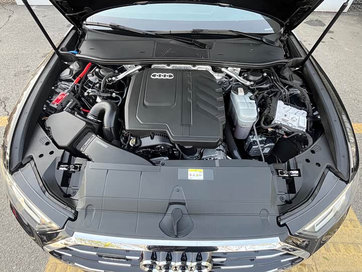 Фото 16 - Audi A6L