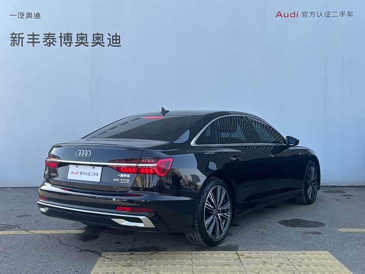 Фото 17 - Audi A6L