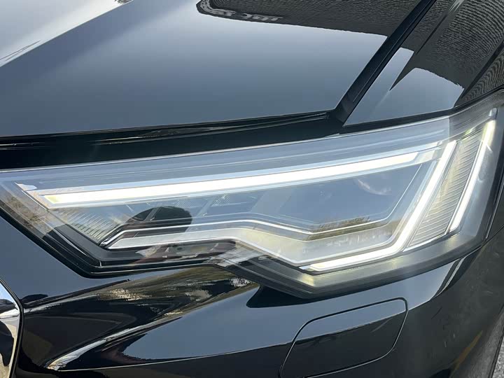 Фото 6 - Audi A6L