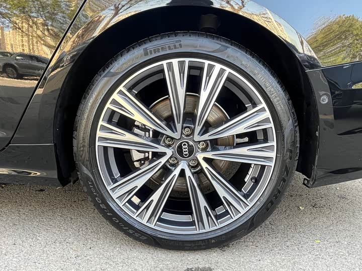 Фото 8 - Audi A6L